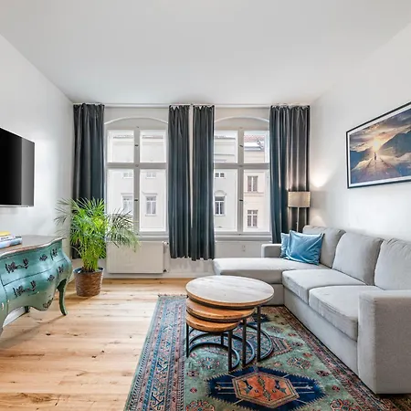 The Rheinsberger Mitte, 80m2, 2br & Living Room, Downtown Location, Sleeps 6 Apartamento