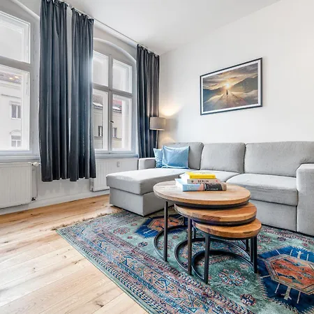 Apartamento The Rheinsberger Mitte, 80m2, 2br & Living Room, Downtown Location, Sleeps 6