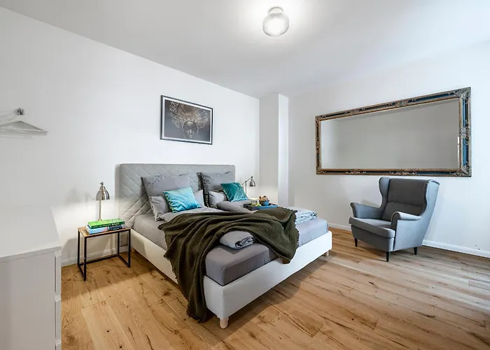 Apartamento The Rheinsberger Mitte, 80m2, 2br & Living Room, Downtown Location, Sleeps 6 Berlim