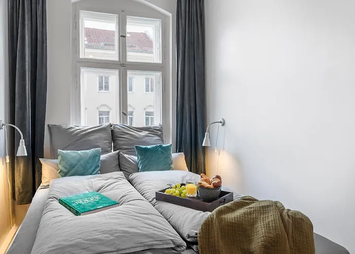 The Rheinsberger Mitte, 80m2, 2br & Living Room, Downtown Location, Sleeps 6 柏林