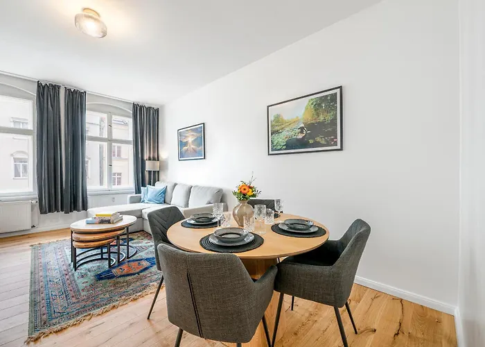 The Rheinsberger Mitte, 80m2, 2br & Living Room, Downtown Location, Sleeps 6 *