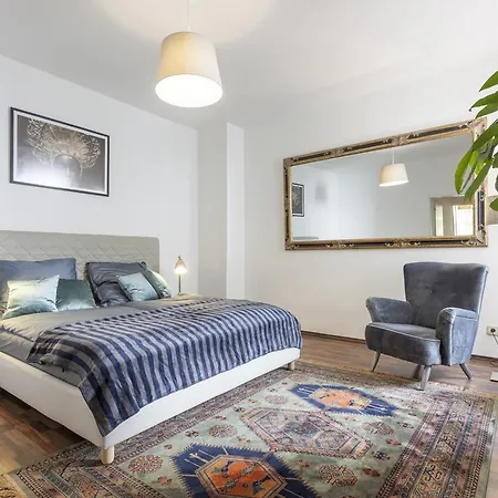 Apartment The Rheinsberger - Cosy 2br One Living Up To 6 Berlin
