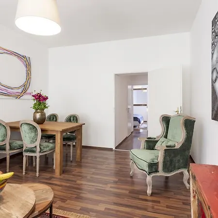 Apartment The Rheinsberger - Cosy 2br One Living Up To 6 Berlin